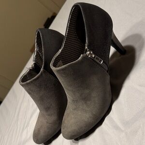 Dexflex Comfort Charcoal Ankle Booties